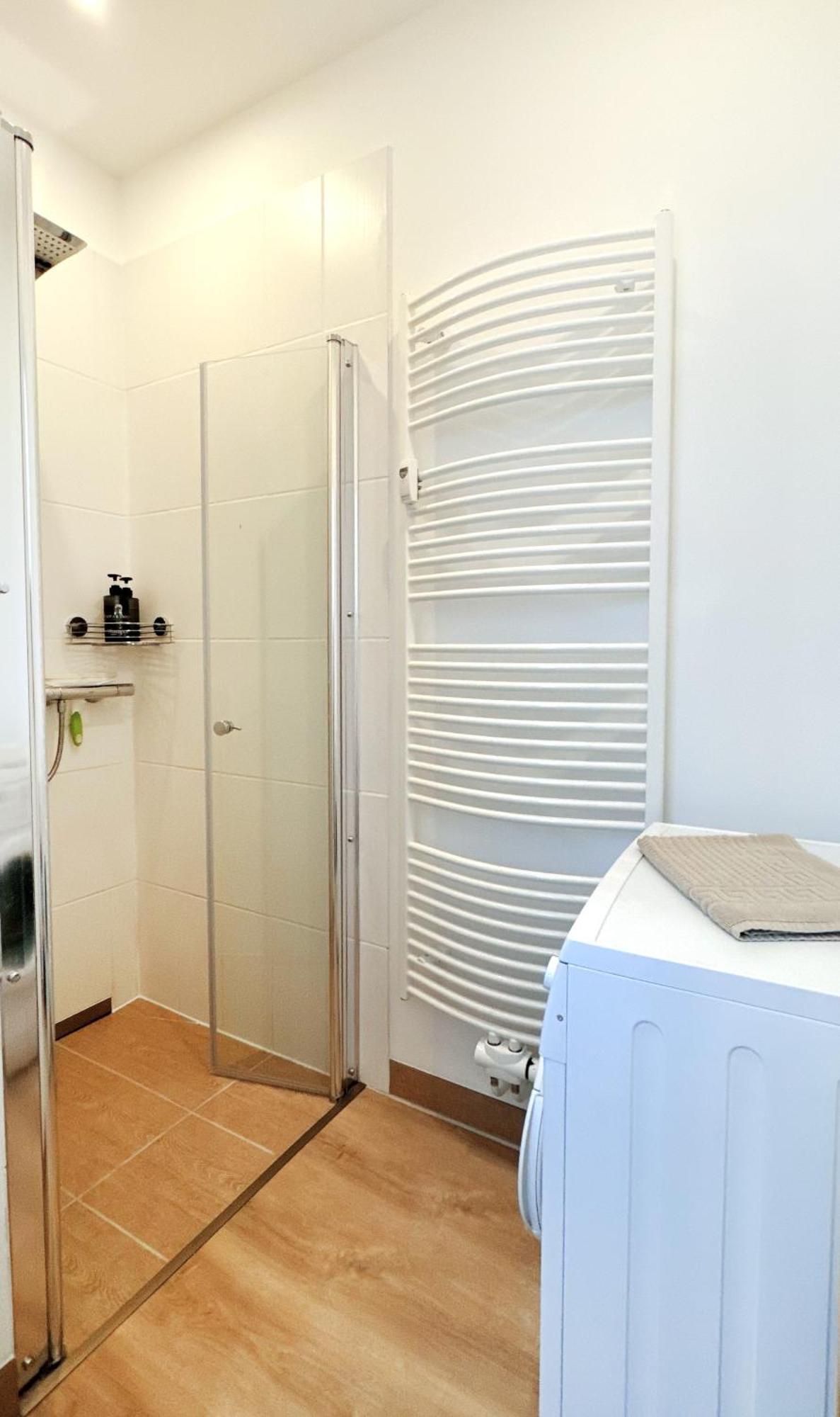 Apartment Ilmpartment Deluxe - Vollausstattung - Boxspringbett - Wi-fi - Netflix Ilmenau
